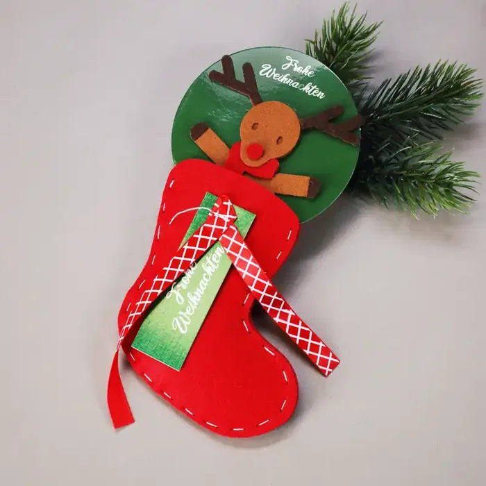 kleine Filzsocke mit Rentier als Geldgeschenk