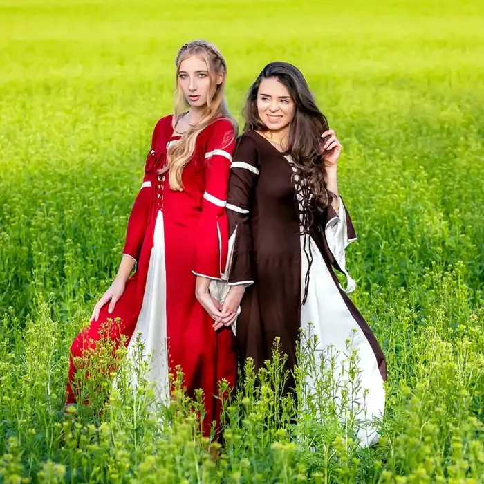 Mittelalterkleid mit Trompetenärmeln Larissa