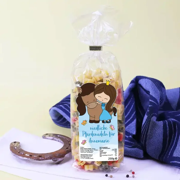 Niedliche Pferdenudeln mit Ihrem Wunschnamen