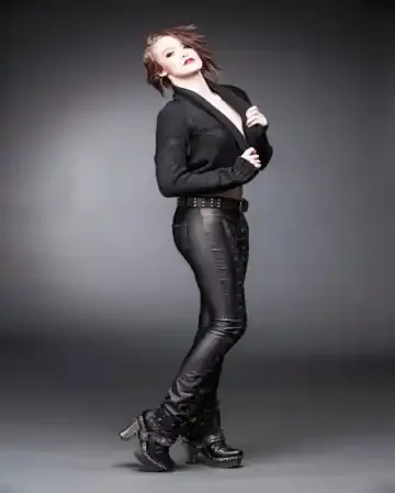 Strickjacke im Bolerostil