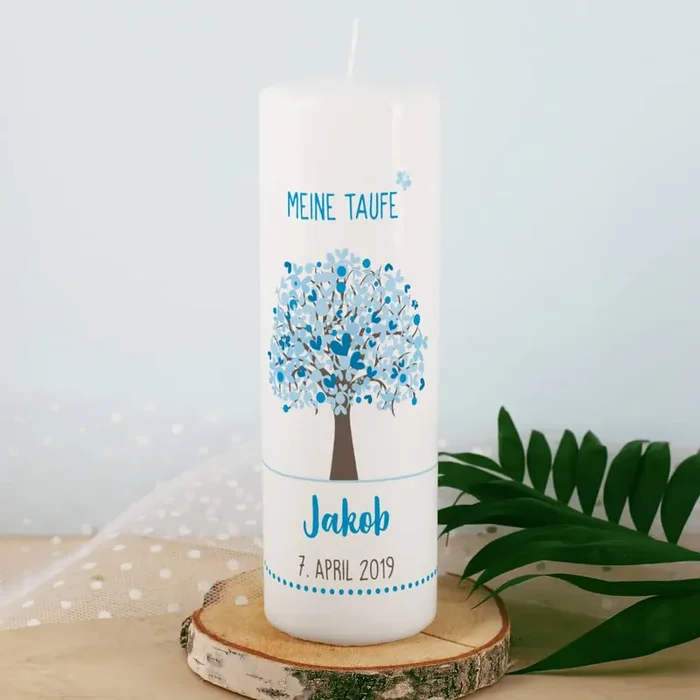 Taufkerze mit Lebensbaum in blau, Name, Datum und Taufspruch