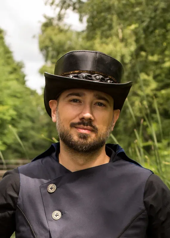 Zylinder aus Leder, schwarz, versch. Größen